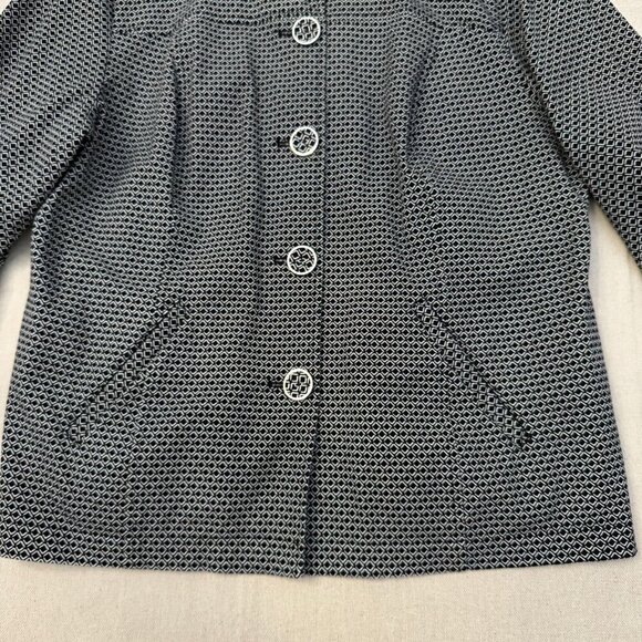 Chicos Black & White Button-Up Jacket Geometric Pattern Ruche Sleeve & Pockets 2 - Picture 4 of 13